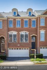 5458 Serviceberry St, Centreville, VA 20120-5012