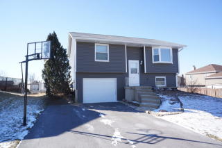 7209 Mathews Dr, Frankfort, IL 60423-9080