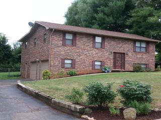 537 Catalpa St, Seymour, TN 37865-5610