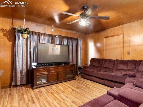 136 Front St, Florence, CO 81226-1524