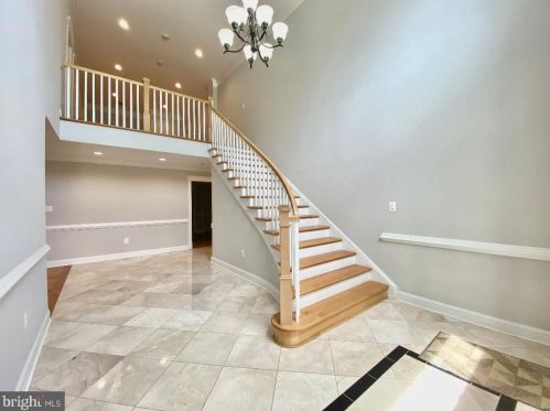 3282 Annandale Rd, Falls Church, VA 22042-3800