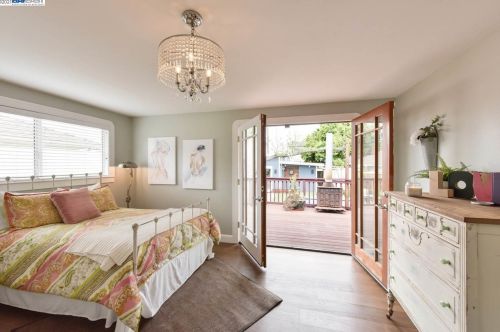 220 Stoakes Ave, San Leandro CA 94577-1734 exterior