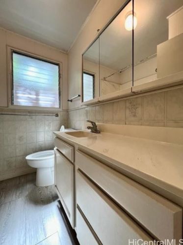 823 11th Ave, Honolulu, HI 96816-2238