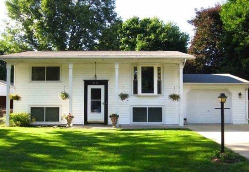 2254 Northridge Ln, Beverly Manor, IL 61571-1945