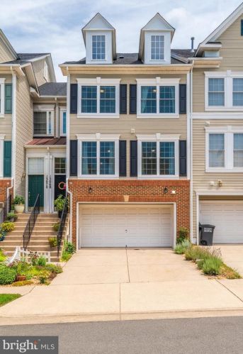 13068 Sidlaw Hills Ln, Bristow, VA 20136-2688