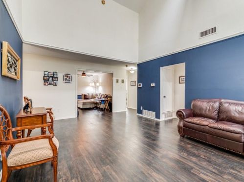 5617 Boca Raton Blvd, Fort Worth TX  76112-2332 exterior