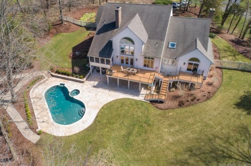 6 Copper Beech Ln, Farmington, CT 06032-1631