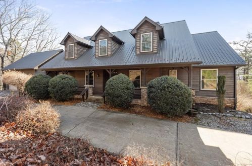 200 Comfort Ln, Dahlonega, GA 30533-9612