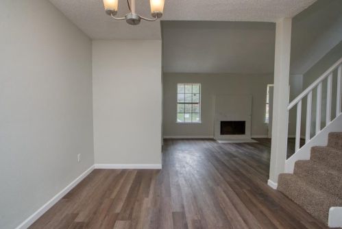 1824 Abshire Ln, Dallas TX  75228-4965 exterior