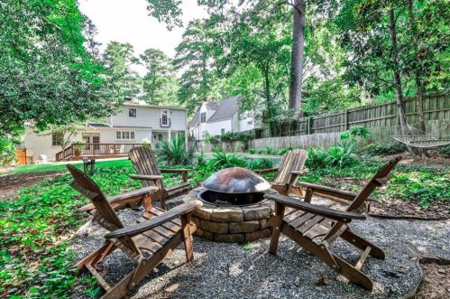627 Hillpine Dr, Atlanta GA  30306-3222 exterior