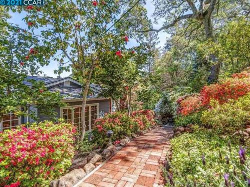 52 Oak Dr, Orinda, CA 94563-3912