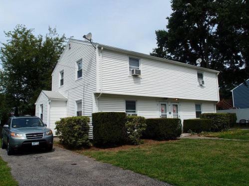 31 Studley Ave, Warwick, RI 02889-5621
