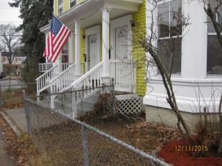 29 Academy St, Rochester, NH 03867-3015