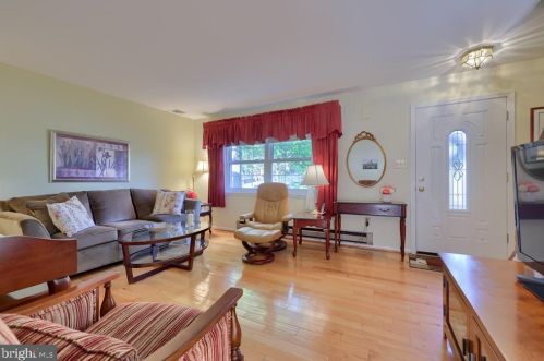 1026 Monticello Ln, Lancaster PA  17603-9409 exterior