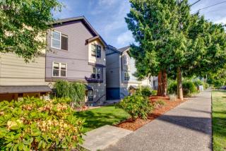 9012 18th Ave, Seattle, WA 98106-2398