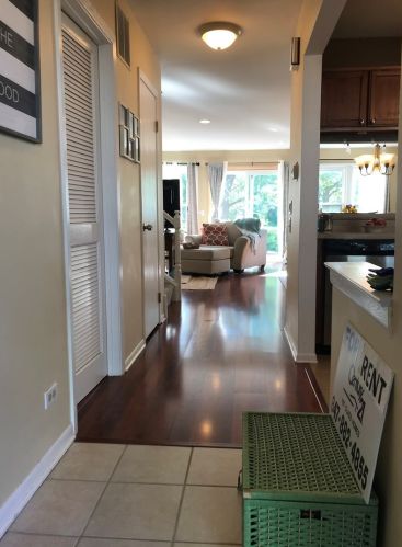345 University Ln, Elk Grove Vlg, IL 60007-2748