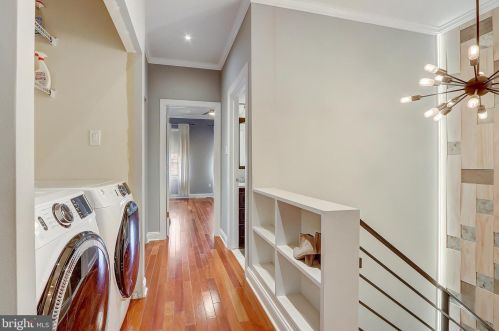 1034 4th St, Philadelphia PA  19147-4106 exterior