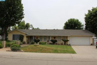 3035 Hillsdale Ave, Visalia, CA 93291-5742