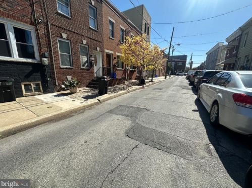 2119 Manton St, Philadelphia, PA 19146-4312