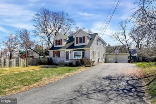 337 Alameda Pkwy, Arnold, MD 21012-1408