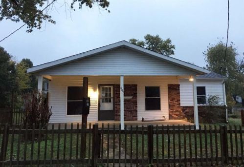 605 Pear St, Carterville, IL 62918-2031