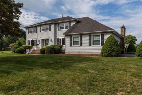 12 Country Squire Ln, Holmdel Village, NJ 07733-2368