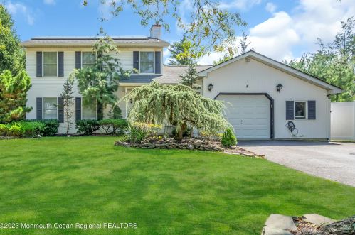 27 Hemlock Hill Rd, Jackson Twp, NJ 08527-1744