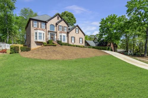 255 Highland Gate Cir, Suwanee, GA 30024-1795