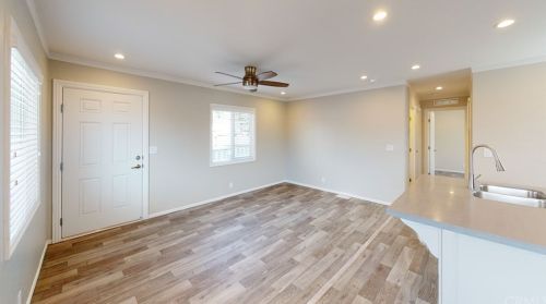 7652 Garfield Ave, Huntington Beach CA  92648-2023 exterior