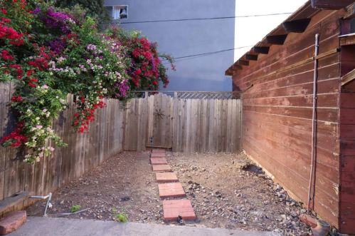 1512 Glenwood Rd, Glendale CA  91201-1838 exterior