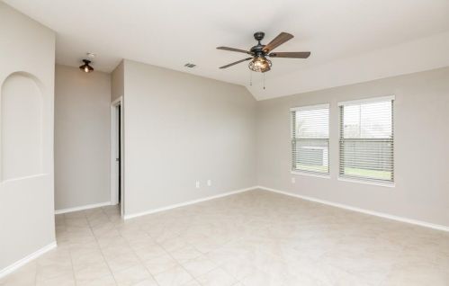 5804 Misty Breeze Dr, Fort Worth, TX 76179-5273