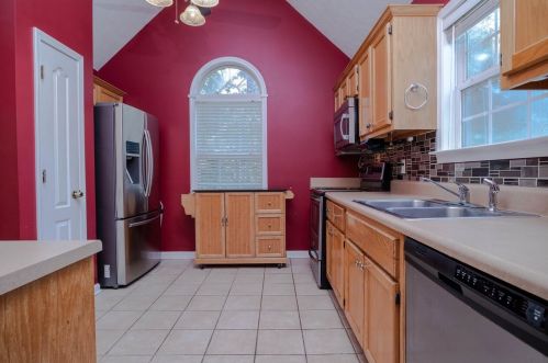 368 English Rd, Barnesville, GA 30204-3002