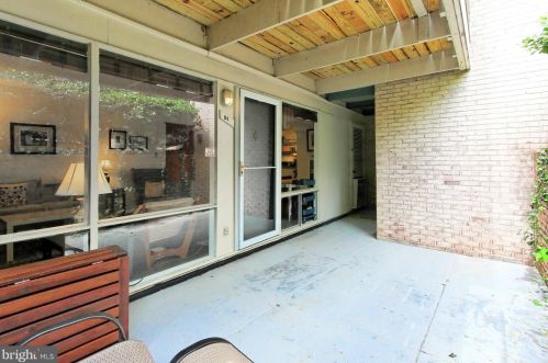 138 Birch St, Falls Church VA  22046-2109 exterior