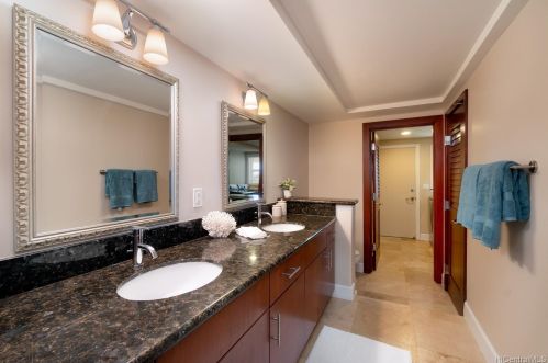 4990 Poola St, Honolulu HI  96821-1458 exterior