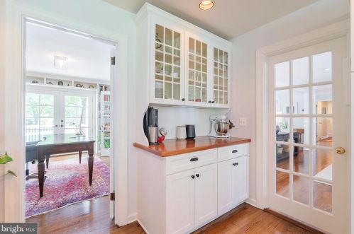 8 Nelson Rdg Rd, Princeton NJ  08540-7426 exterior