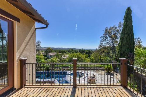 25 Blue Smt, Irvine CA  92603-0168 exterior