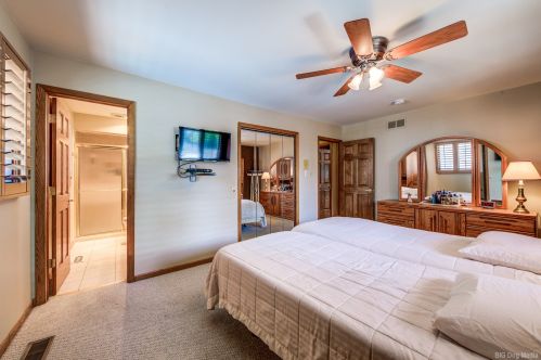 331 Ridgemoor Dr, Willowbrook IL  60527-5419 exterior