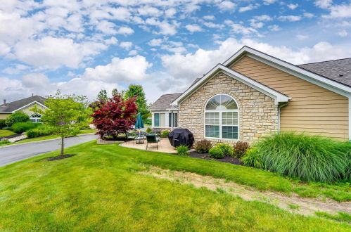 2680 Prestwick Village Cir, Springfield OH  45503-7121 exterior