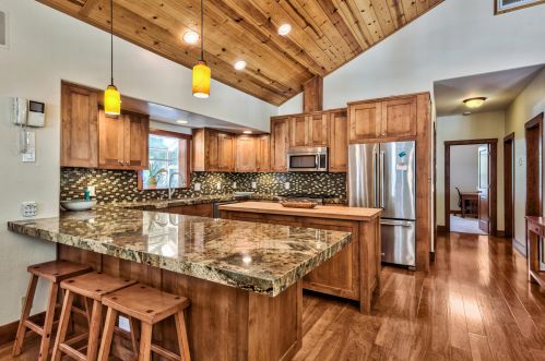 14649 Christie Ln, Truckee CA 96161-7155 exterior