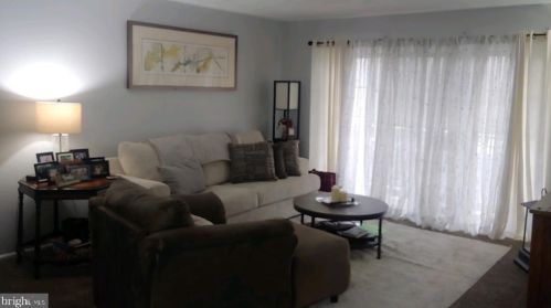 30 Chambord Ct, Trenton, NJ 08619-4703