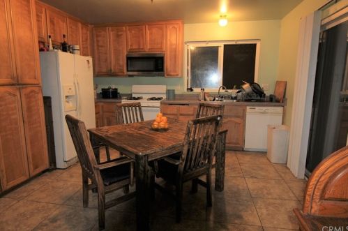 6897 Dorinda Dr, Riverside CA  92503-1144 exterior