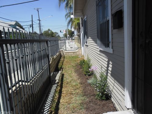 307 Shelton St, Santa Ana CA 92703-4828 exterior