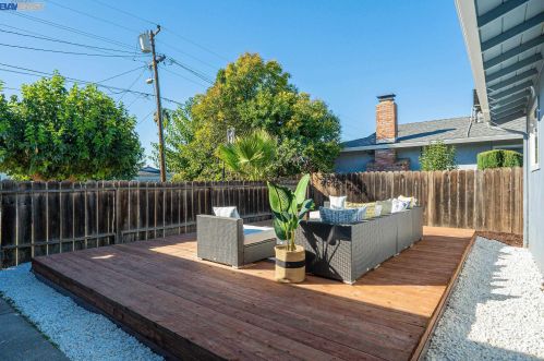 697 Meadowlark St, Livermore, CA 94551-4209
