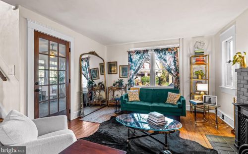 24 Evergreen Ln, Tavistock NJ  08033-1202 exterior