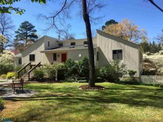 1415 Leigh Dr, Charlottesville, VA 22901-7720