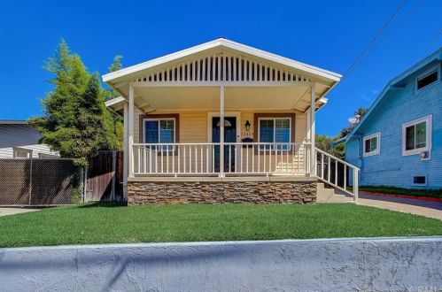 12429 Beverly Blvd, Whittier, CA 90601-3036
