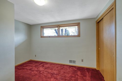 743 Iowa Ave, Saint Paul MN  55106-1017 exterior