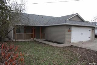 2621 Acorn St, Lebanon OR  97355-1612 exterior