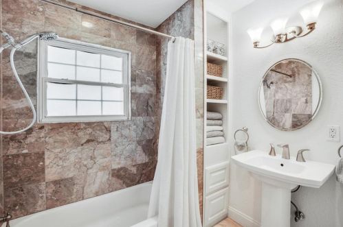 6116 Kenwick Ave, Fort Worth TX  76116-4627 exterior