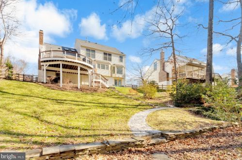 12125 Darnley Rd, Woodbridge VA  22192-6615 exterior